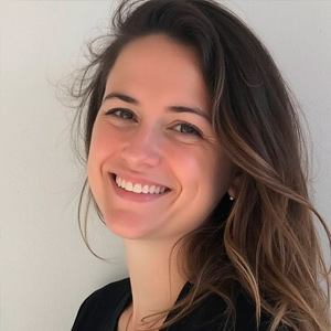 un equipo de expertos monitorea tu hogar las 24 horas del día, detectando y previniendo riesgos antes de que sucedan.