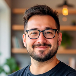 un equipo de expertos monitorea tu hogar las 24 horas del día, detectando y previniendo riesgos antes de que sucedan.